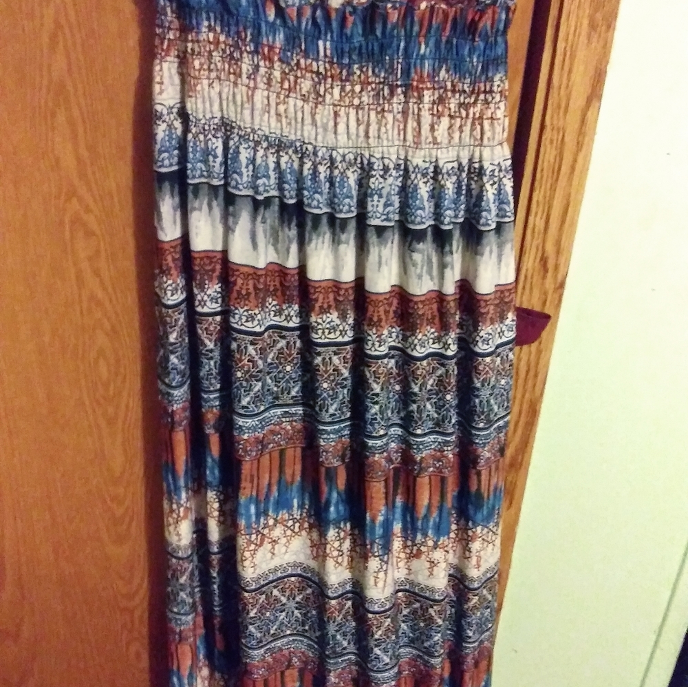 Dress - Picture 3 of 4
